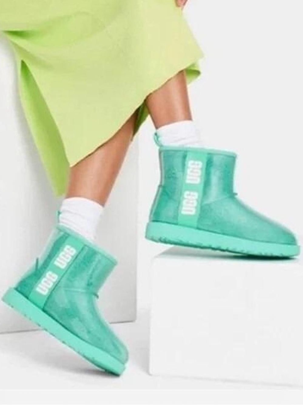 UGG classic clear mini women size 5 or 3 big girls Teal Short Booties